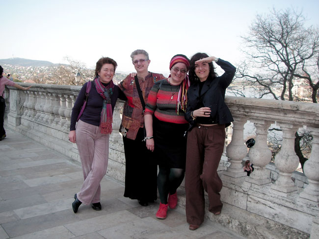 Con ana Rossetti y Elvira Lindo en Budapest