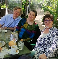 Con Alan Sokal y Silvia Carrasco (2025)